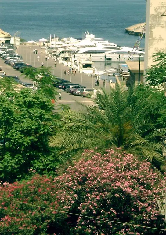 Regis Hotel Beirut 2*,